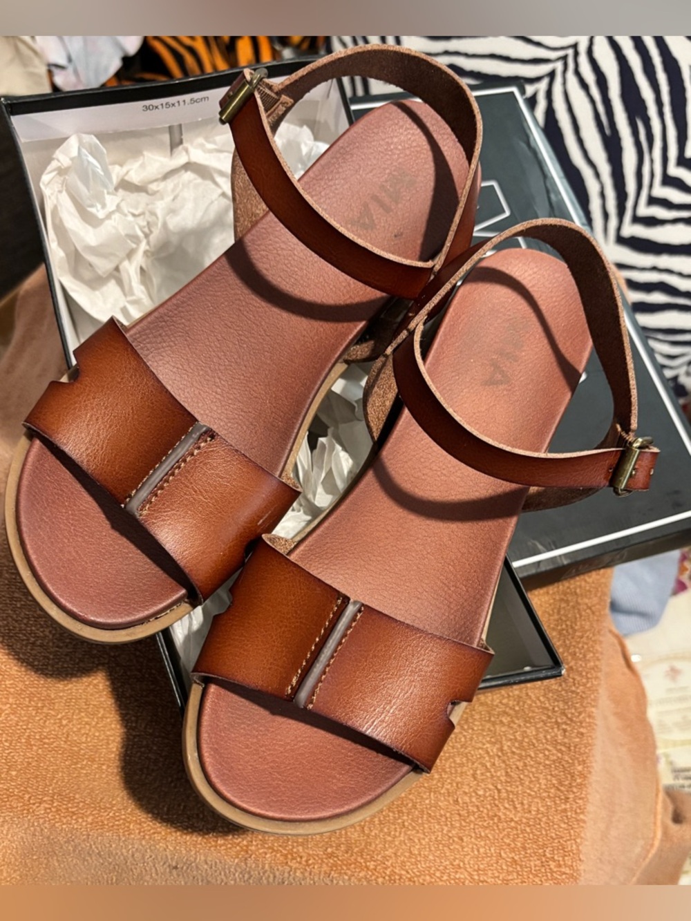 MIA Women's Peyton Round Toe Flat Sandals, Size-7, Excellent Condition.